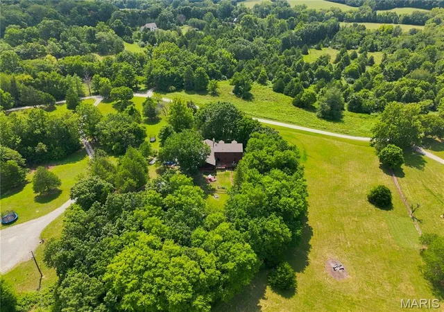 Photo 3 of Single family home for sale at 19501 Coventry Cir, Marthasville, MO 63357 | MLS# MIS26045891 | Listing updated on 2026-10-05