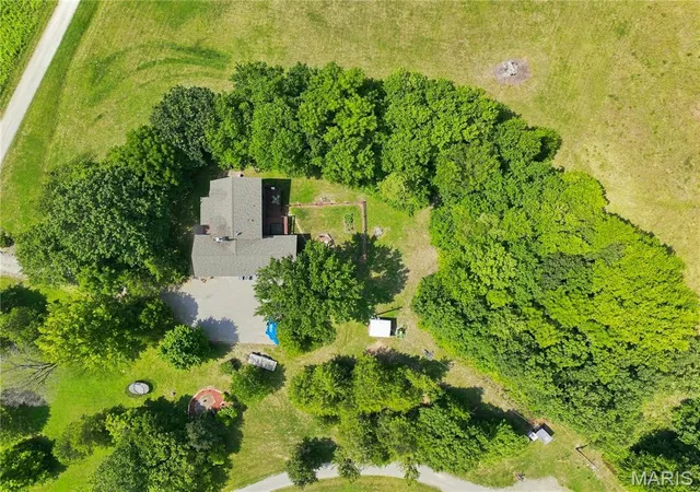 Photo 3 of Single family home for sale at 19501 Coventry Cir, Marthasville, MO 63357 | MLS# MIS26045891 | Listing updated on 2026-10-05