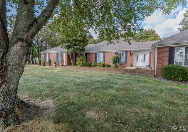 2nd image of 21355 Ember Rd, Lebanon, MO 65536 | MLS# MIS26045895