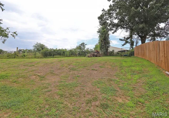 Photo 3 of Single family home for sale at 1004 Allenview Dr, Jackson, MO 63755 | MLS# MIS26045898 | Listing updated on 2026-08-25