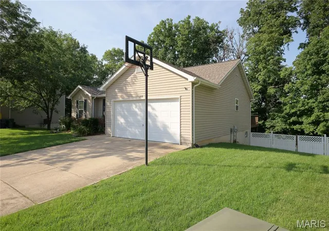 2nd image of 212 Gran Vista Dr, Festus, MO 63028 | MLS# MIS26045899