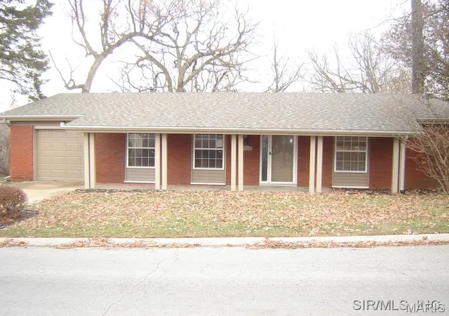 Photo 1 of Sale Pending at 204 Highridge Dr, Belleville, IL 62223 | MLS# MIS26045909 | Listing updated on 2026-08-01