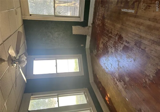 Photo 3 of Single family home for sale at 205 N 4Th St, Vandalia, IL 62471 | MLS# MIS26045920 | Listing updated on 2026-07-18