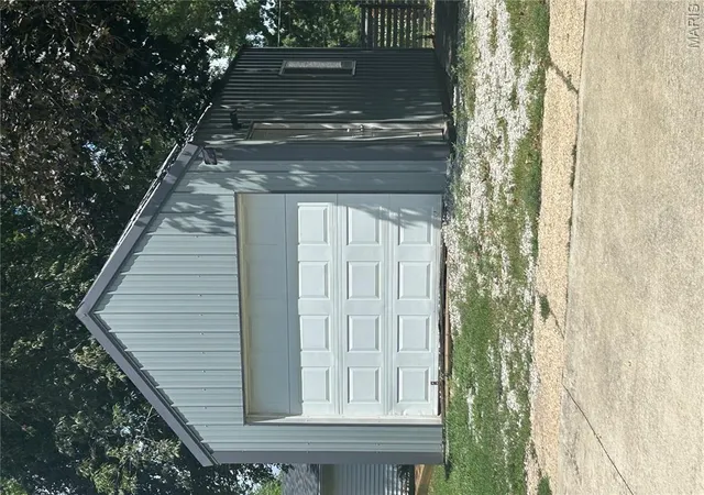 Photo 8 of Single family home for sale at 205 N 4th St, Vandalia, IL 62471 | MLS# MIS26045920 | Listing updated on 2026-07-18