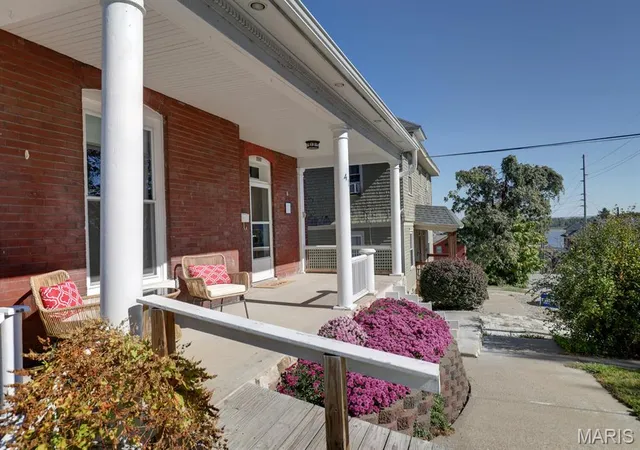 2nd image of 412 North St, Hannibal, MO 63401 | MLS# MIS26045930