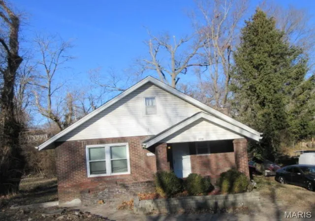 Photo 1 of Single family home for sale at 3715 Sylvan Pl, Saint Louis, MO 63121 | MLS# MIS26045931 | Listing updated on 2026-07-22