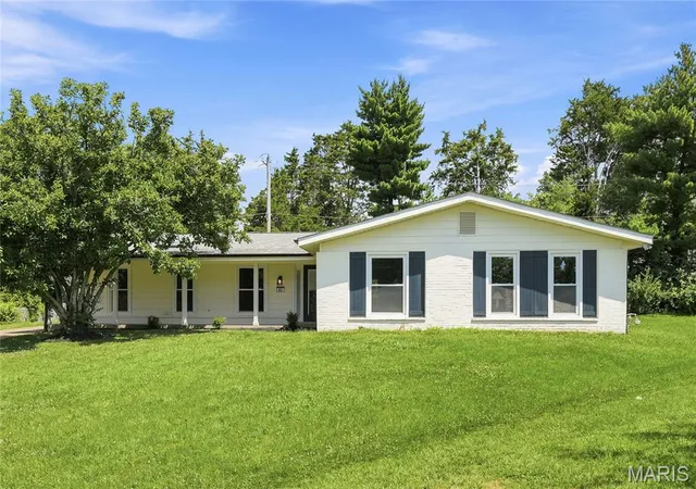 1st image of 107 Little Hill Ct, Ballwin, MO 63011 | MLS# MIS26045938