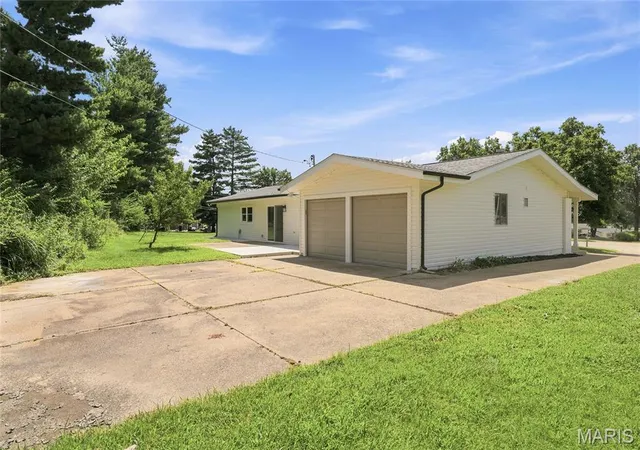 4th image of 107 Little Hill Ct, Ballwin, MO 63011 | MLS# MIS26045938
