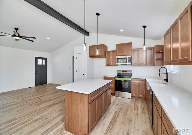 Photo 2 of Single family home for sale at 19661 Longspur Trl, Bowling Green, MO 63334 | MLS# MIS26045939 | Listing updated on 2026-09-28