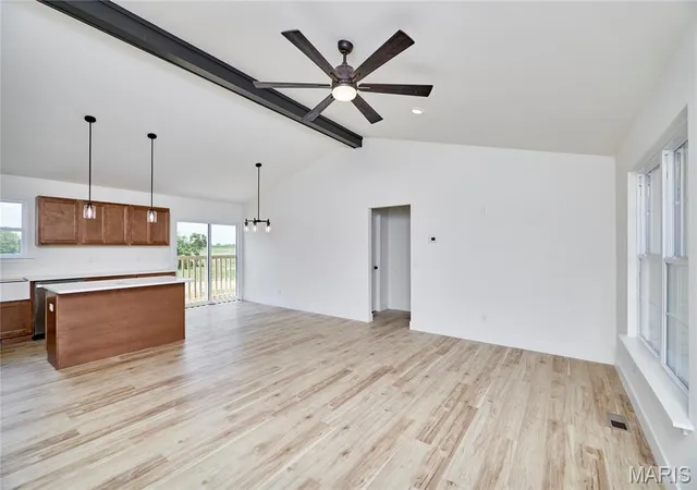 Photo 3 of Single family home for sale at 19661 Longspur Trl, Bowling Green, MO 63334 | MLS# MIS26045939 | Listing updated on 2026-09-28