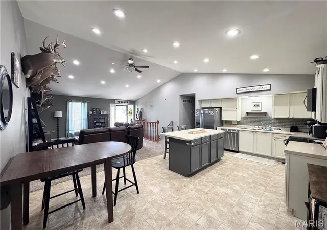 3rd image of 17 S 14Th St, Bowling Green, MO 63334 | MLS# MIS26045947
