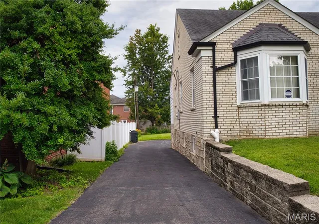 Photo 3 of Single family home for sale at 9402 Pine Ave, Saint Louis, MO 63144 | MLS# MIS26045952 | Listing updated on 2026-10-09