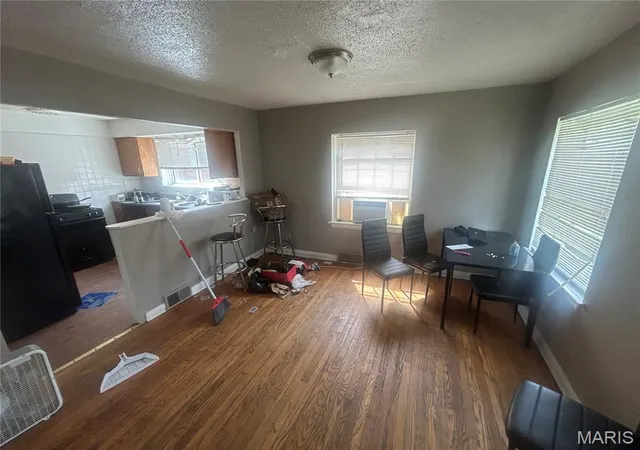 Photo 3 of Single family home for sale at 818 Wall St, Saint Louis, MO 63147 | MLS# MIS26045963 | Listing updated on 2026-07-22