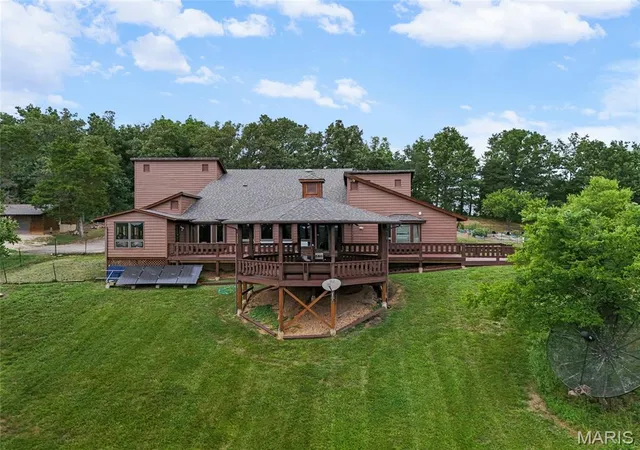 Photo 3 of Single family home for sale at 2362 Rock N Horse Farms Dr, Festus, MO 63028 | MLS# MIS26045965 | Listing updated on 2026-08-05