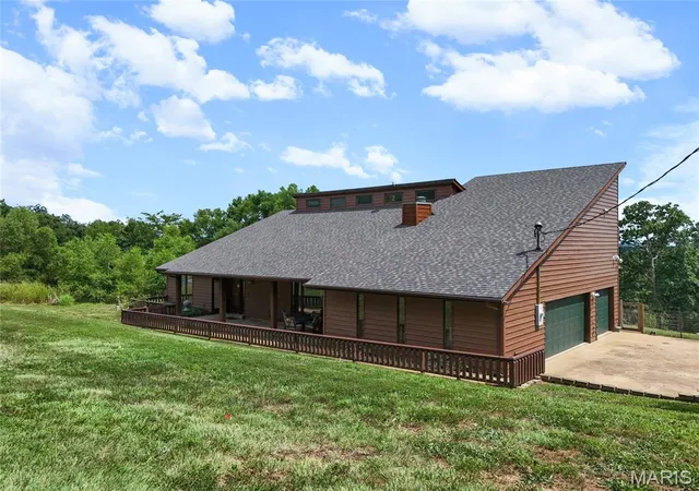 Photo 4 of Single family home for sale at 2362 Rock N Horse Farms Dr, Festus, MO 63028 | MLS# MIS26045965 | Listing updated on 2026-08-05
