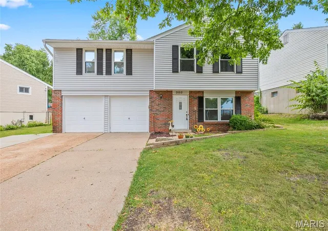 1st image of 3152 Pinebrook Dr, Arnold, MO 63010 | MLS# MIS26045977