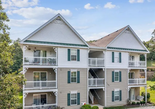 Photo 1 of Condo for sale at 1125 Arbor Creek Dr #2A, Saint Louis, MO 63122 | MLS# MIS26045986 | Listing updated on 2026-08-06