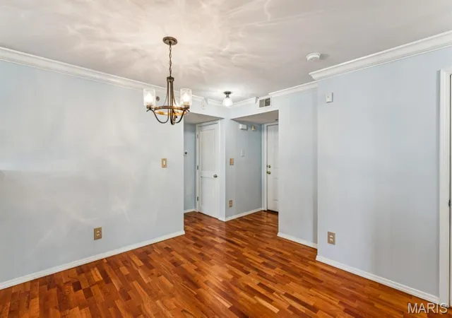 Listing Photo 5 - Condo for sale in building located at 1125 Arbor Creek Dr, St. Louis, MO 63122 - Unit #2A