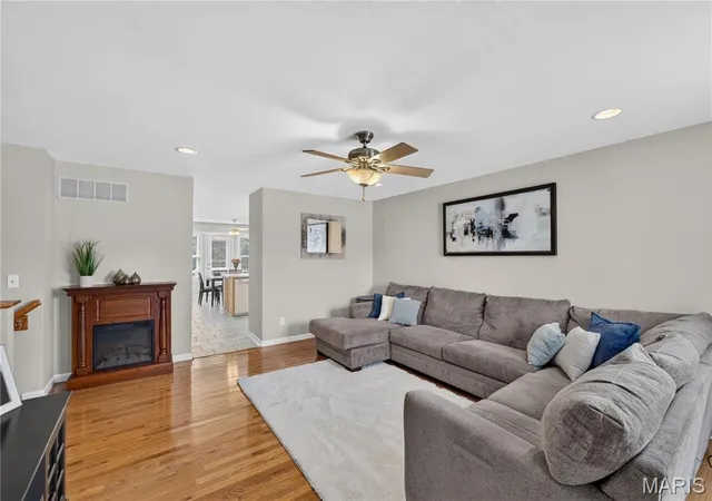 Photo 4 of House for sale at 37 Sommer Circle Dr, O Fallon, MO 63368 | MLS# MIS26045993 | Listing updated on 2026-09-02