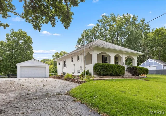 Photo 1 of Single family home for sale at 2970 Walton Rd, Saint Louis, MO 63114 | MLS# MIS26045994 | Listing updated on 2026-08-15