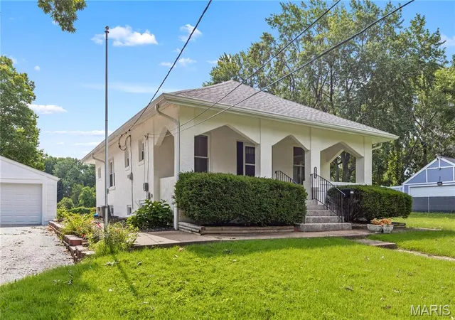 Photo 3 of Single family home for sale at 2970 Walton Rd, Saint Louis, MO 63114 | MLS# MIS26045994 | Listing updated on 2026-08-15
