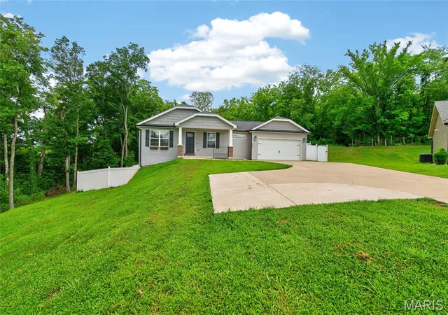 Photo 3 of Single family home for sale at 391 Leimer Ln, Jackson, MO 63755 | MLS# MIS26045997 | Listing updated on 2026-10-05