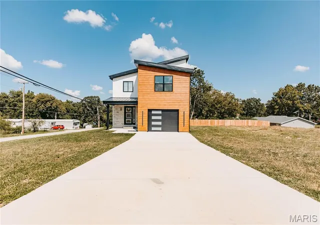 1st image of 501 N Pine St, Dixon, MO 65459 | MLS# MIS26046013