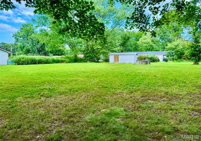 1st image of 320 Quaker Ave, Houston, MO 65483 | MLS# MIS26046022