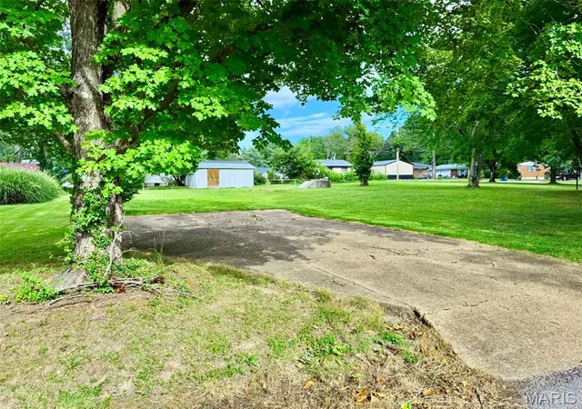 2nd image of 320 Quaker Ave, Houston, MO 65483 | MLS# MIS26046022