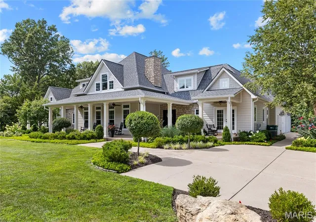 Photo 1 of Sale Pending at 12319 Harflo Ln, Town And Country, MO 63131 | MLS# MIS26046024 | Listing updated on 2026-09-22