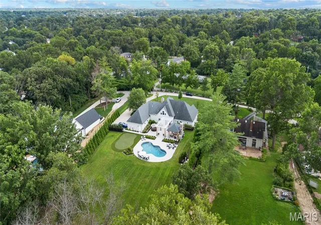 Photo 3 of Sale Pending at 12319 Harflo Ln, Town And Country, MO 63131 | MLS# MIS26046024 | Listing updated on 2026-09-22