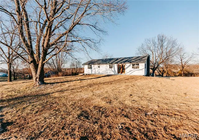 3rd image of 30963 Hwy 63, Vienna, MO 65582 | MLS# MIS26046028