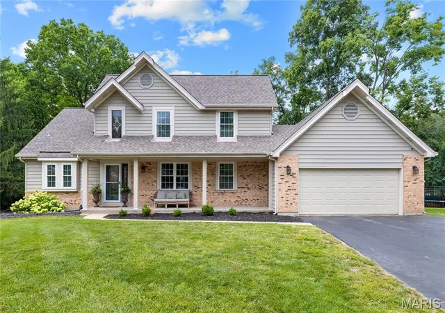 Photo 1 of Sale Pending at 60 Golden Ridge Ct, St Charles, MO 63304 | MLS# MIS26046029 | Listing updated on 2026-08-18