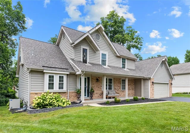 Photo 2 of Sale Pending at 60 Golden Ridge Ct, St Charles, MO 63304 | MLS# MIS26046029 | Listing updated on 2026-08-18