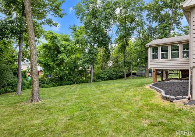 Photo 3 of Sale Pending at 60 Golden Ridge Ct, St Charles, MO 63304 | MLS# MIS26046029 | Listing updated on 2026-08-18
