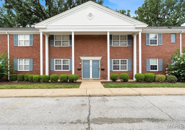 1st image of 8912 N Swan Cir, Saint Louis, MO 63144 | MLS# MIS26046030