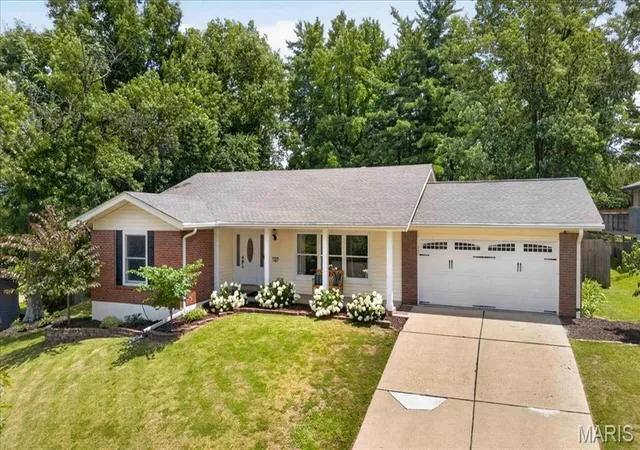 4th image of 704 Clayworth Dr, Ballwin, MO 63011 | MLS# MIS26046032