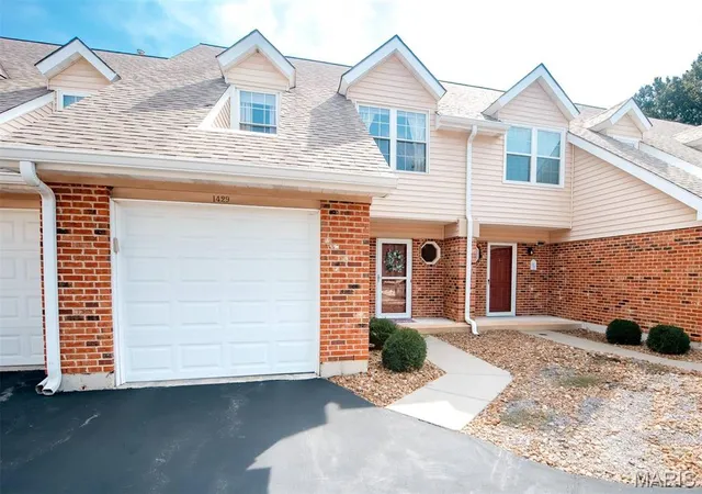 Photo 2 of Townhouse for sale at 1429 Tahoe Valley Ct, Ballwin, MO 63021 | MLS# MIS26046033 | Listing updated on 2026-08-25