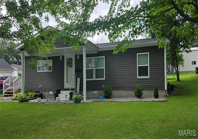 Photo 2 of Manufactured home for sale at 501 E Broadway St, Steeleville, IL 62288 | MLS# MIS26046051 | Listing updated on 2026-08-30