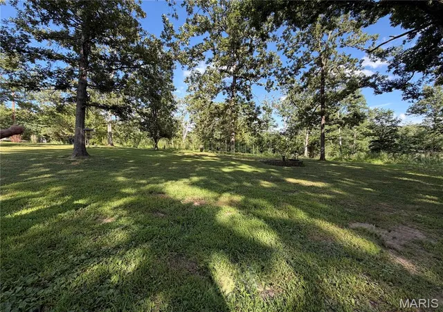 Photo 2 of Single family home for sale at 719 White Dogwood Ct, St Clair, MO 63077 | MLS# MIS26046052 | Listing updated on 2026-09-12