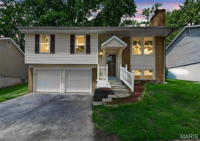 Photo 2 of Sale Pending at 2311 Country Village Ct, Maryland Heights, MO 63043 | MLS# MIS26046066 | Listing updated on 2026-08-23