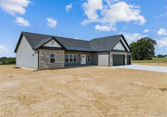 Photo 3 of Single family home for sale at 101 Sunrise Lane, Old Monroe, MO 63369 | MLS# MIS26046068 | Listing updated on 2026-08-24