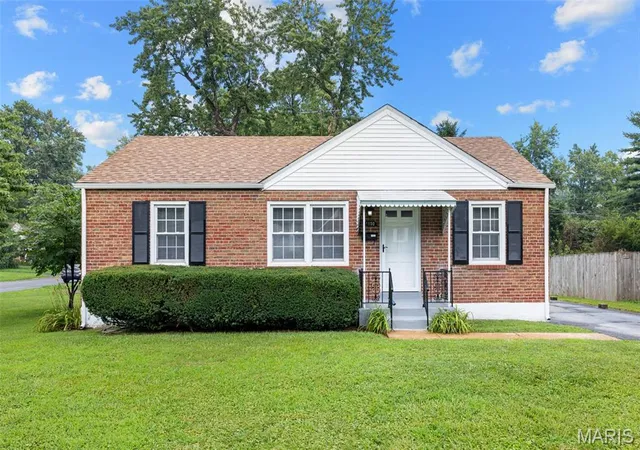Photo 1 of Sale Pending at 1150 S New Florissant Rd, Florissant, MO 63031 | MLS# MIS26046077 | Listing updated on 2026-09-08