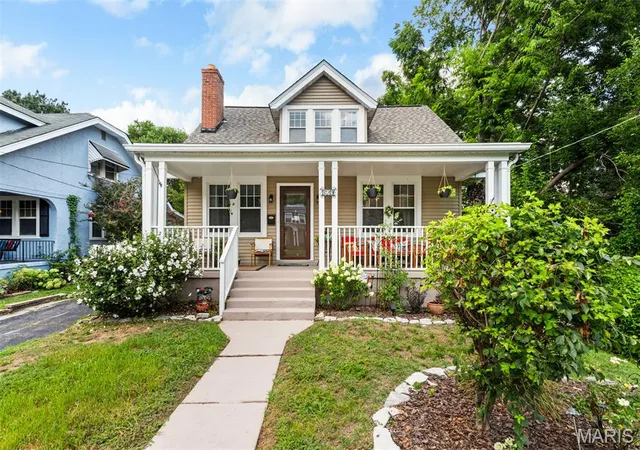 3rd image of 329 Stark Ct, Saint Louis, MO 63119 | MLS# MIS26046085