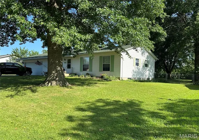 Photo 2 of Single family home for sale at 1786 Southridge Ln, Owensville, MO 65066 | MLS# MIS26046086 | Listing updated on 2026-09-04