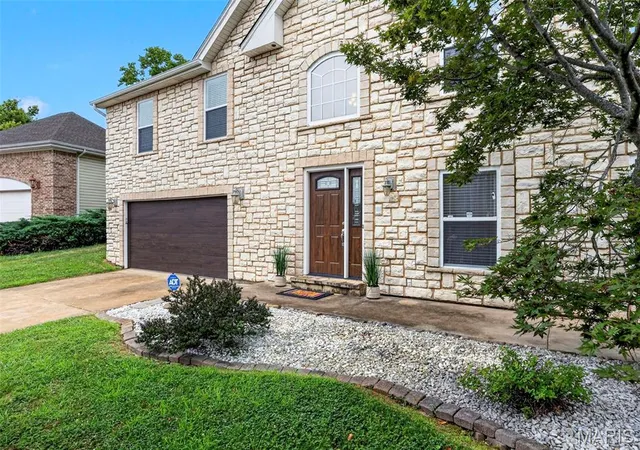 Photo 3 of Single family home for sale at 3950 White Rose Ln, Unincorporated, MO 63304 | MLS# MIS26046089 | Listing updated on 2026-08-30
