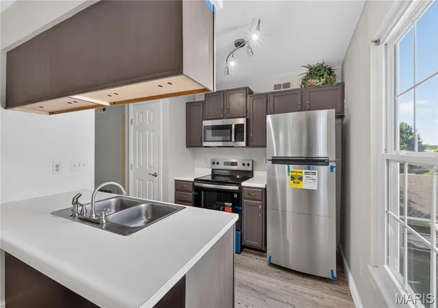 Photo 2 of Condo for sale at 148 Old Buggy Ct, St Peters, MO 63304 | MLS# MIS26046096 | Listing updated on 2026-08-26
