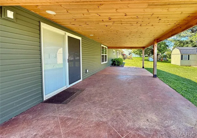 Photo 3 of Single family home for sale at 402 Harry St, Palmyra, MO 63461 | MLS# MIS26046104 | Listing updated on 2026-09-23