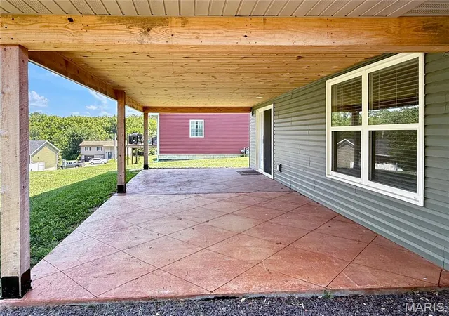 Photo 4 of Single family home for sale at 402 Harry St, Palmyra, MO 63461 | MLS# MIS26046104 | Listing updated on 2026-09-23