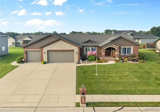 1st image of 8906 Wendell Creek Dr, Saint Jacob, IL 62281 | MLS# MIS26046105